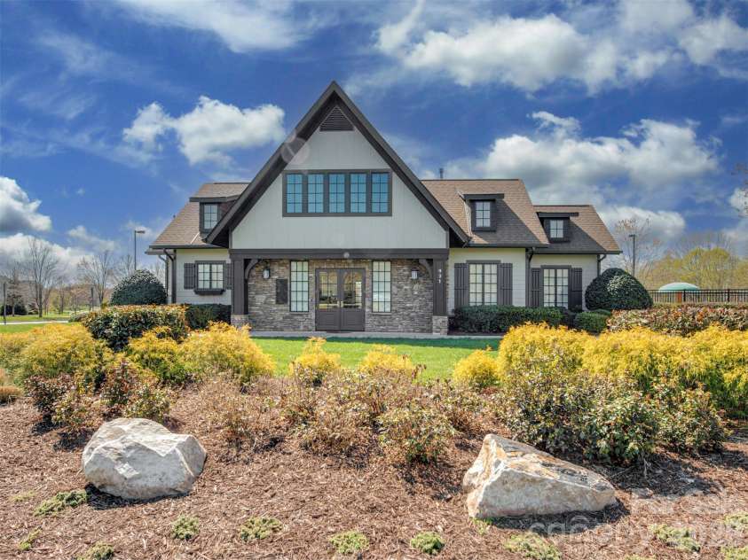 7209 Yellowhorn Trail, Waxhaw, NC 28173.  MLS# CAR4393930, YatesRealty ID 31253. 