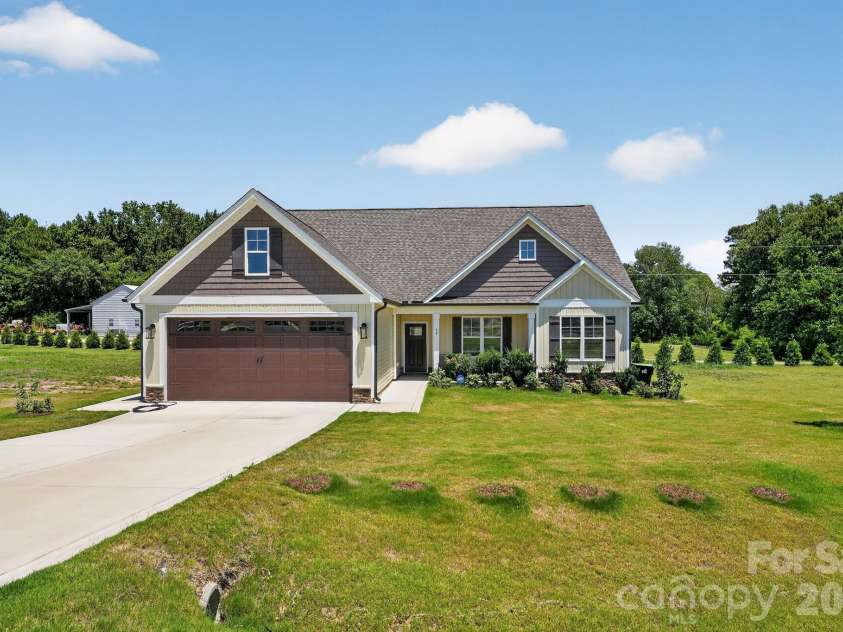 48 Tanseyleaf Drive, Smithfield, NC 27577.  MLS# CAR4394646, YatesRealty ID 31256. Front of Home