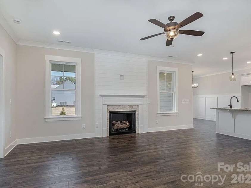 48 Tanseyleaf Drive, Smithfield, NC 27577.  MLS# CAR4394646, YatesRealty ID 31256. Living room