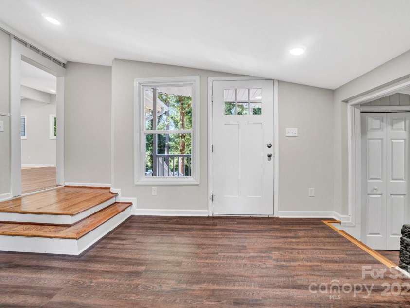 103 Forest Hills Drive, Gaffney, SC 29340.  MLS# CAR4280381, YatesRealty ID 31257. 