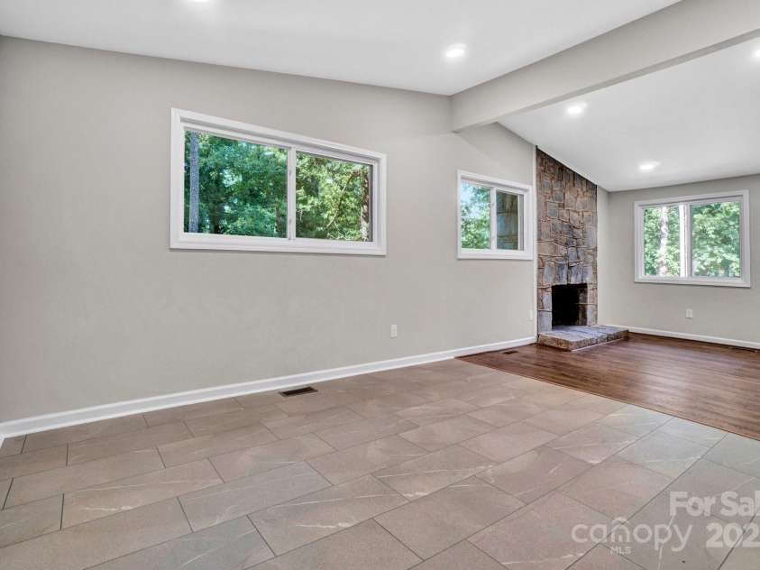 103 Forest Hills Drive, Gaffney, SC 29340.  MLS# CAR4280381, YatesRealty ID 31257. 