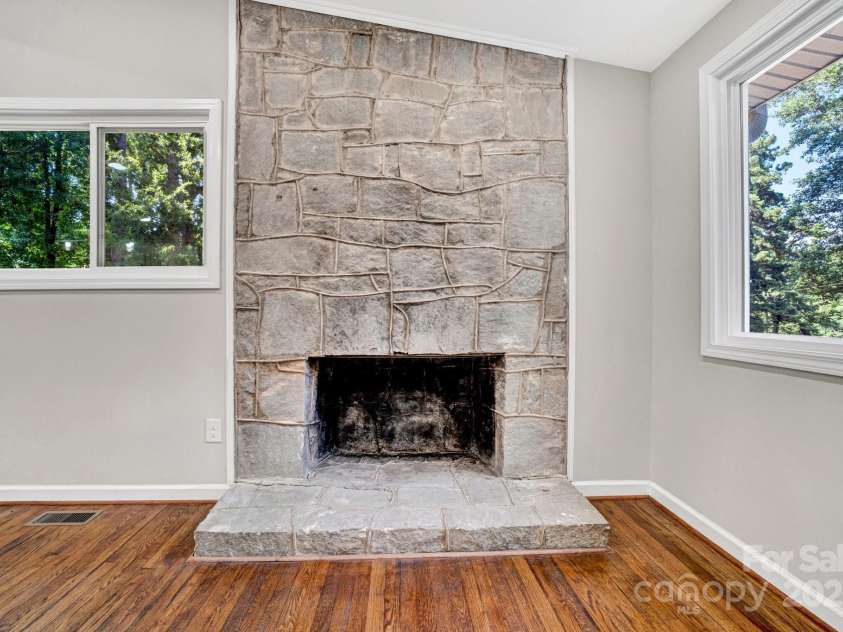 103 Forest Hills Drive, Gaffney, SC 29340.  MLS# CAR4280381, YatesRealty ID 31257. 