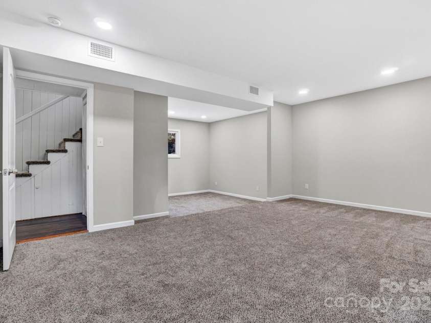 103 Forest Hills Drive, Gaffney, SC 29340.  MLS# CAR4280381, YatesRealty ID 31257. 