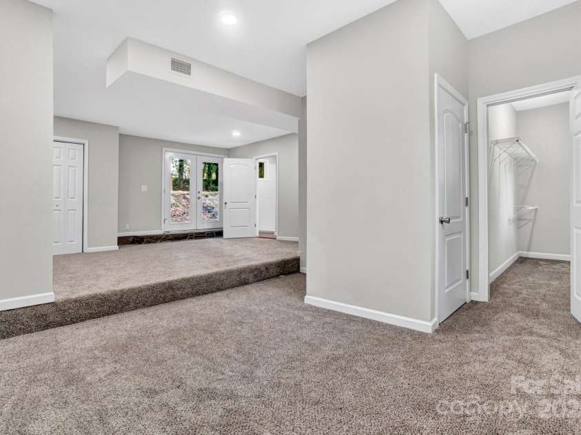 103 Forest Hills Drive, Gaffney, SC 29340.  MLS# CAR4280381, YatesRealty ID 31257. 