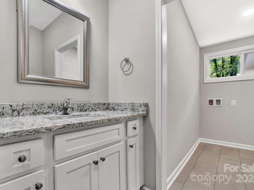 103 Forest Hills Drive, Gaffney, SC 29340.  MLS# CAR4280381, YatesRealty ID 31257. 