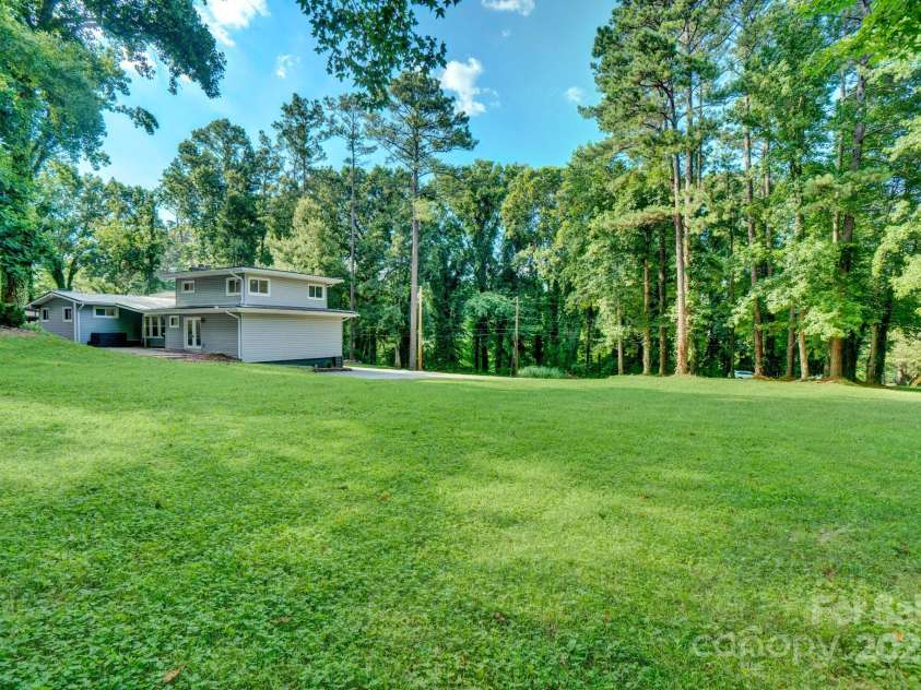 103 Forest Hills Drive, Gaffney, SC 29340.  MLS# CAR4280381, YatesRealty ID 31257. 