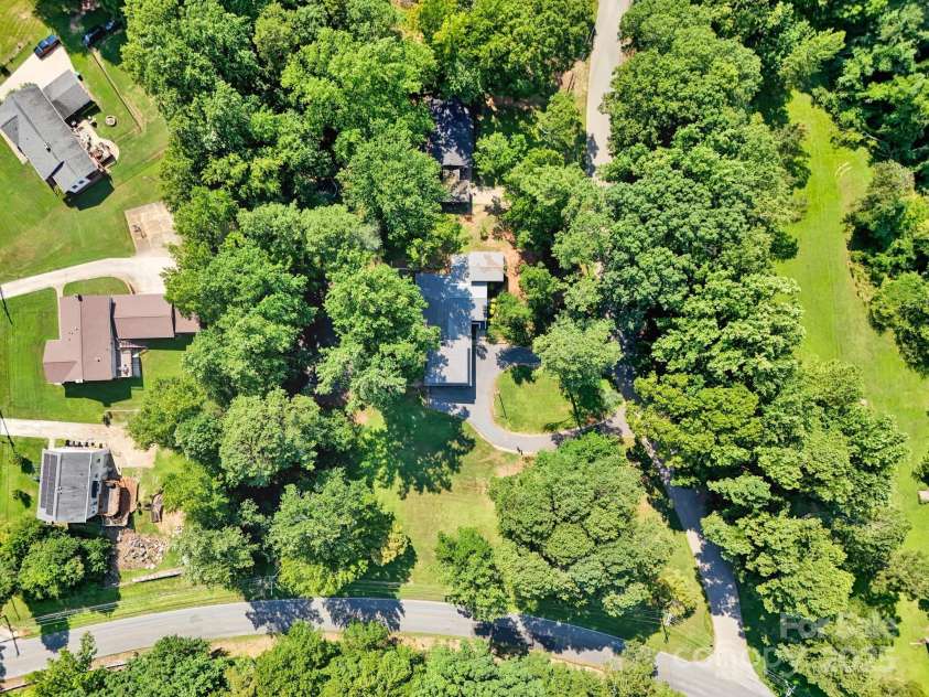 103 Forest Hills Drive, Gaffney, SC 29340.  MLS# CAR4280381, YatesRealty ID 31257. 