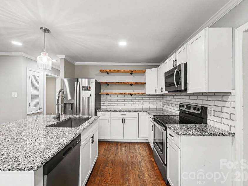 1126 Claremont Road, Charlotte, NC 28214.  MLS# CAR4393516, YatesRealty ID 31257. 
