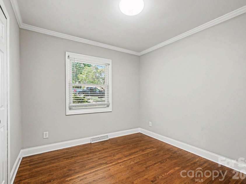 1126 Claremont Road, Charlotte, NC 28214.  MLS# CAR4393516, YatesRealty ID 31257. 