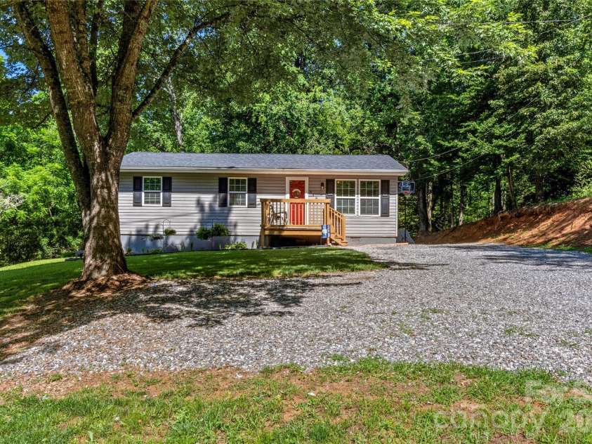 848 Huffman River Lane, Purlear, NC 28665.  MLS# CAR4394956, YatesRealty ID 31259. 