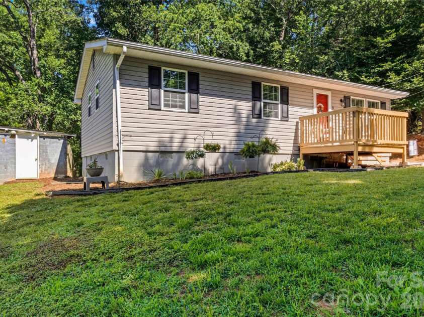 848 Huffman River Lane, Purlear, NC 28665.  MLS# CAR4394956, YatesRealty ID 31259. 