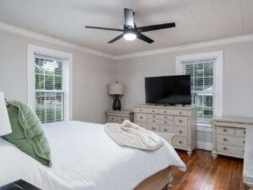 103 Hemlock Avenue, Kannapolis, NC 28081.  MLS# CAR4388584, YatesRealty ID 31260. Primary bedroom