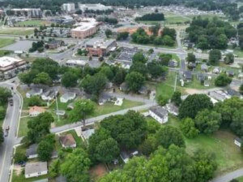 103 Hemlock Avenue, Kannapolis, NC 28081.  MLS# CAR4388584, YatesRealty ID 31260. Vicinity to Downtown