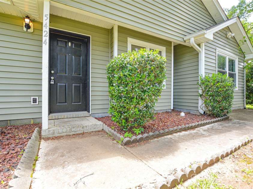 5424 Amado Street, Charlotte, NC 28215.  MLS# CAR4272803, YatesRealty ID 31261. 