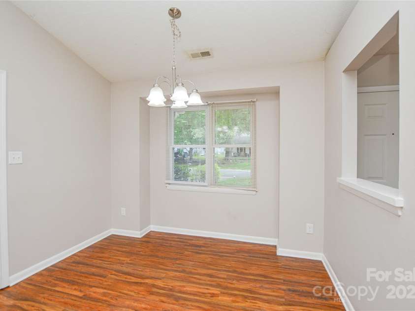 5424 Amado Street, Charlotte, NC 28215.  MLS# CAR4272803, YatesRealty ID 31261. 