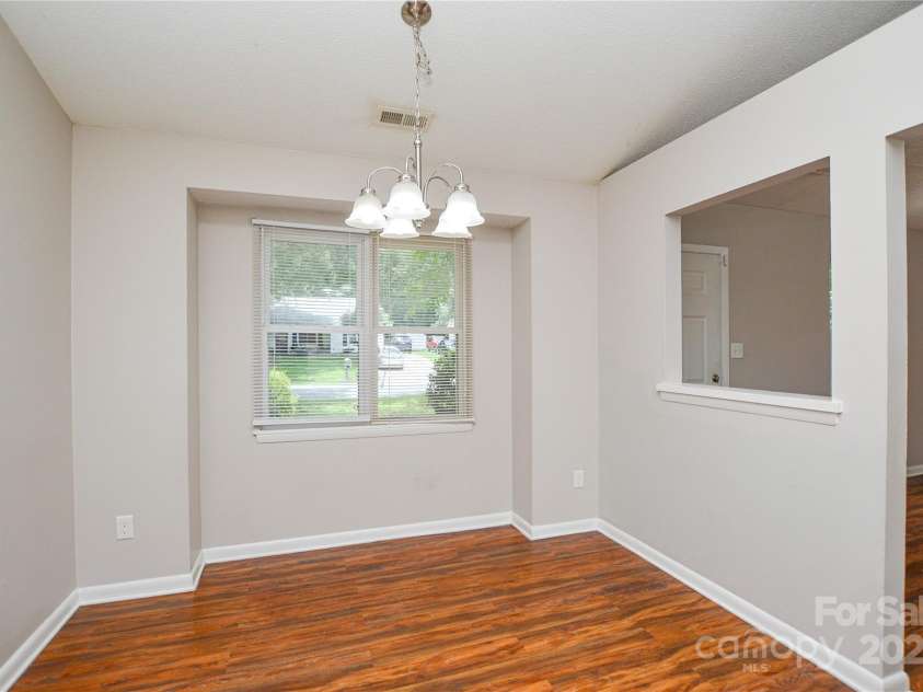5424 Amado Street, Charlotte, NC 28215.  MLS# CAR4272803, YatesRealty ID 31261. 