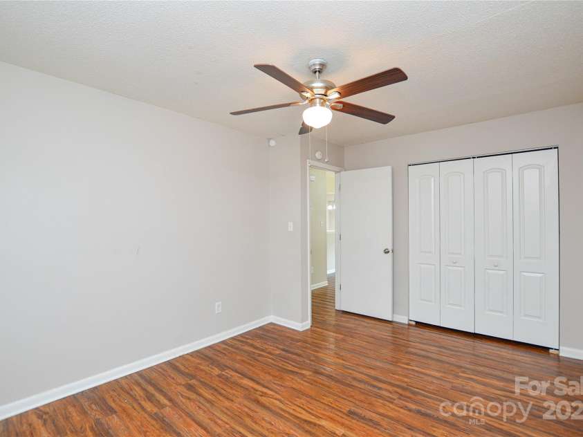 5424 Amado Street, Charlotte, NC 28215.  MLS# CAR4272803, YatesRealty ID 31261. 