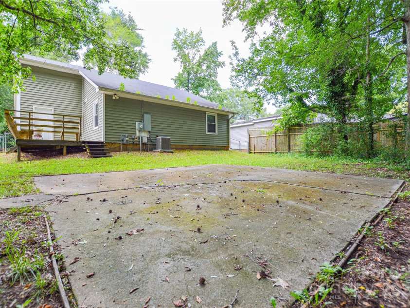 5424 Amado Street, Charlotte, NC 28215.  MLS# CAR4272803, YatesRealty ID 31261. 