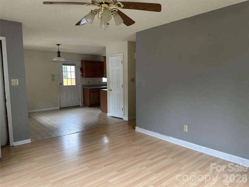 827 9th Street, Newton, NC 28658.  MLS# CAR4395228, YatesRealty ID 31261. 