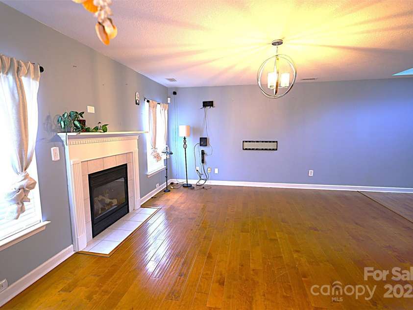 6614 Wicked Oak Lane, Charlotte, NC 28216.  MLS# CAR4253704, YatesRealty ID 31262. 