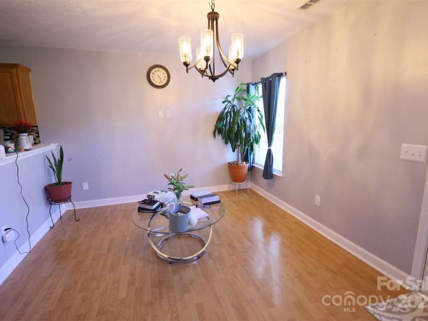 6614 Wicked Oak Lane, Charlotte, NC 28216.  MLS# CAR4253704, YatesRealty ID 31262. 