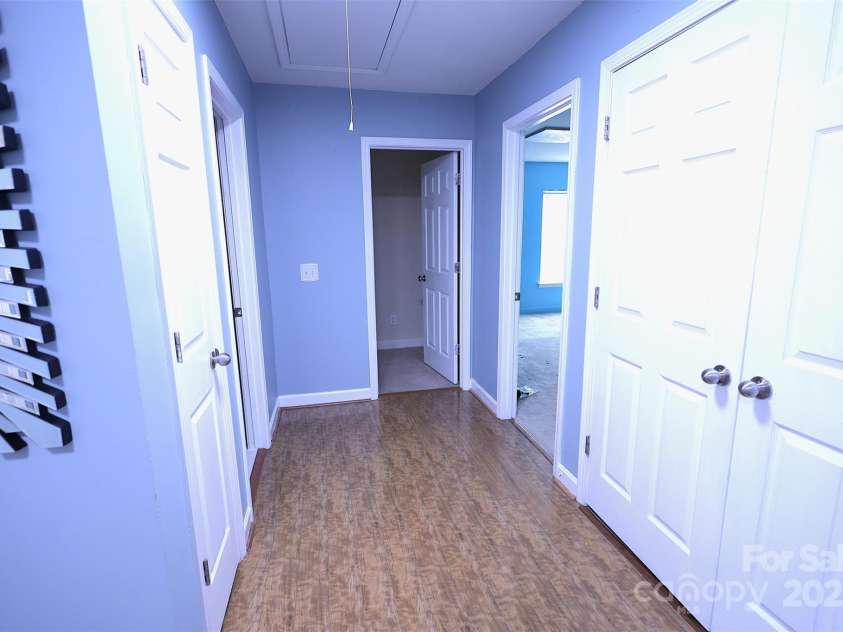 6614 Wicked Oak Lane, Charlotte, NC 28216.  MLS# CAR4253704, YatesRealty ID 31262. 