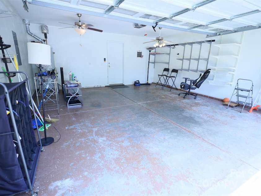 6614 Wicked Oak Lane, Charlotte, NC 28216.  MLS# CAR4253704, YatesRealty ID 31262. 