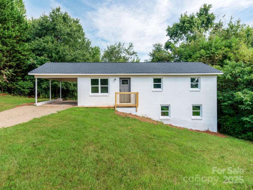 5404 Hope Road, Vale, NC 28168.  MLS# CAR4289362, YatesRealty ID 31263. NEARLY NEW! Stunning newly renovated All Brick Ranch Home with finished basement!