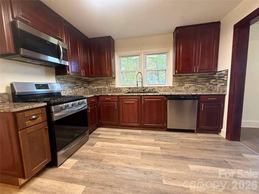 148 Barium Lane, Statesville, NC 28677.  MLS# CAR4395189, YatesRealty ID 31264. Kitchen