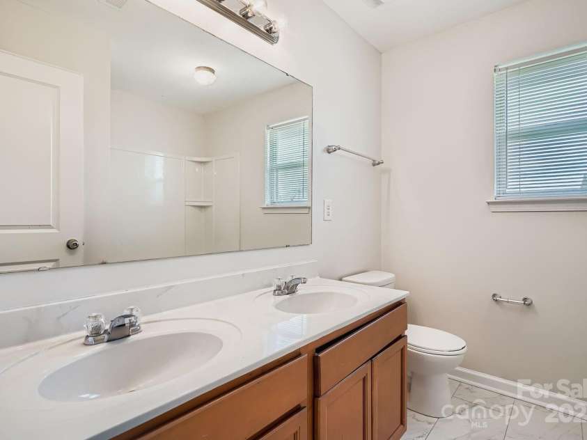 171 Gage Drive, Mooresville, NC 28115.  MLS# CAR4287060, YatesRealty ID 31264. 2nd Bathroom Upstairs