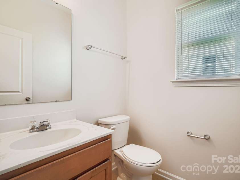 171 Gage Drive, Mooresville, NC 28115.  MLS# CAR4287060, YatesRealty ID 31264. Main Level Half Bathroom
