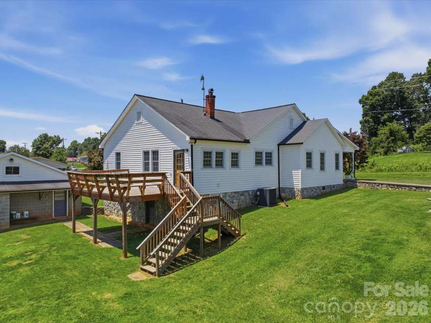 2401 Lail Road, Morganton, NC 28655.  MLS# CAR4386286, YatesRealty ID 31265. 