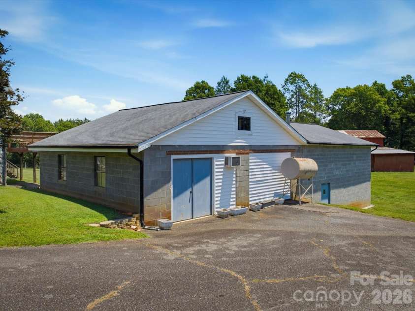2401 Lail Road, Morganton, NC 28655.  MLS# CAR4386286, YatesRealty ID 31265. 