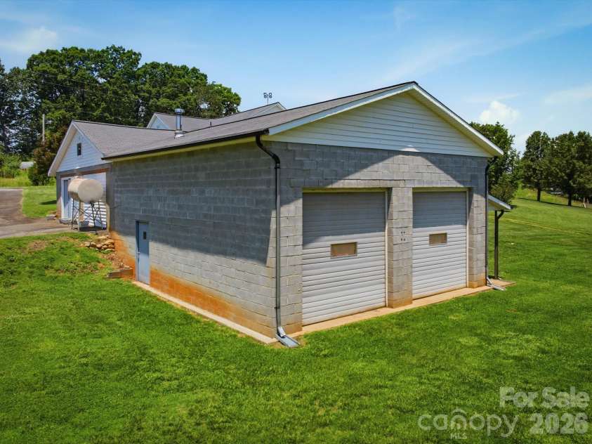 2401 Lail Road, Morganton, NC 28655.  MLS# CAR4386286, YatesRealty ID 31265. 