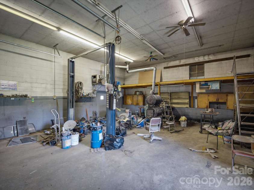 2401 Lail Road, Morganton, NC 28655.  MLS# CAR4386286, YatesRealty ID 31265. 