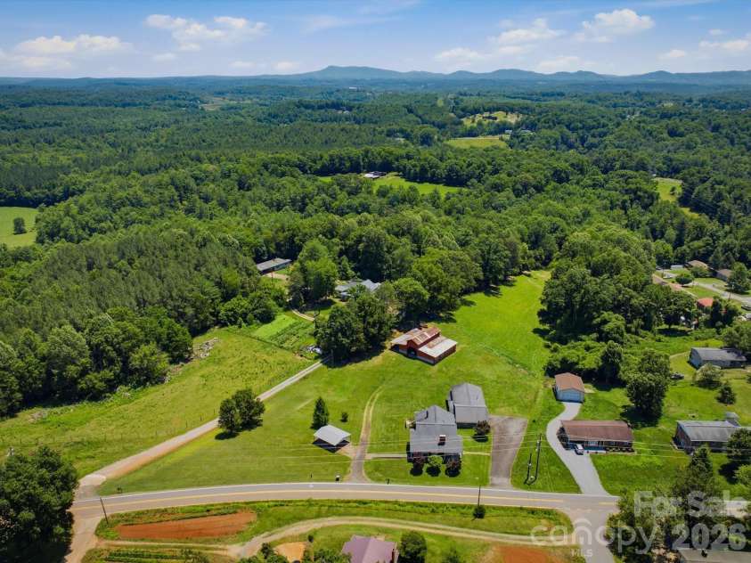 2401 Lail Road, Morganton, NC 28655.  MLS# CAR4386286, YatesRealty ID 31265. 