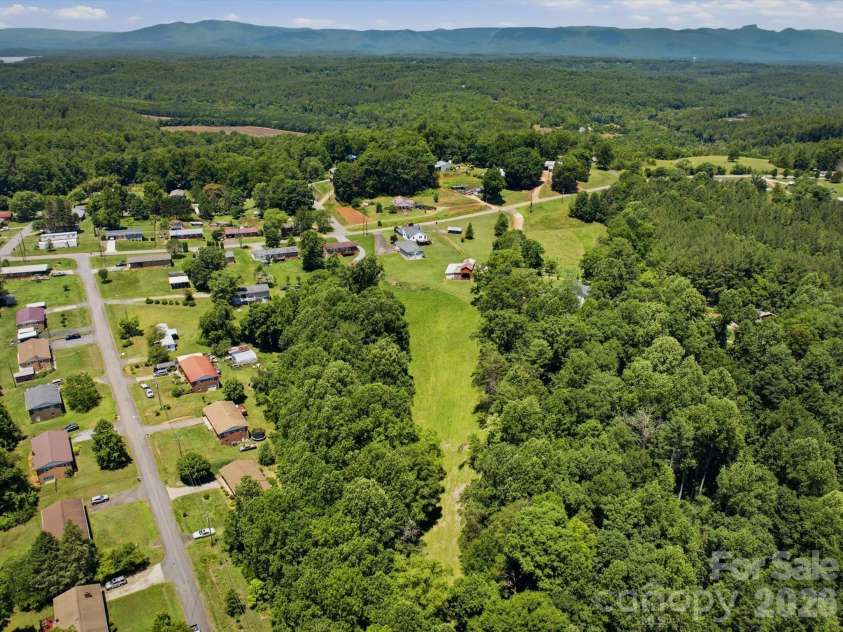 2401 Lail Road, Morganton, NC 28655.  MLS# CAR4386286, YatesRealty ID 31265. 