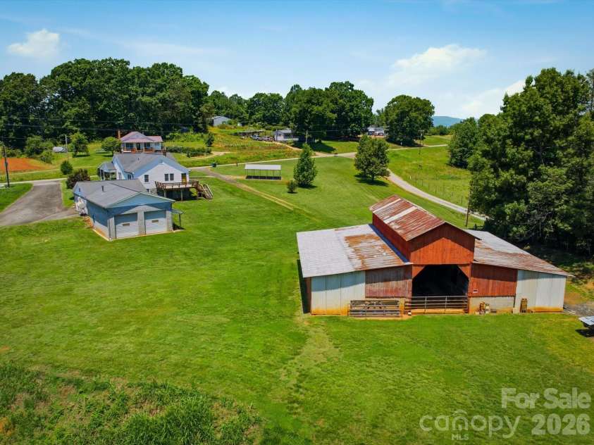 2401 Lail Road, Morganton, NC 28655.  MLS# CAR4386286, YatesRealty ID 31265. 