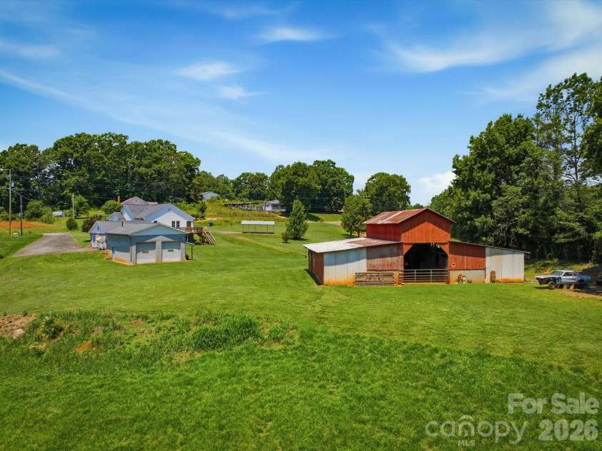 2401 Lail Road, Morganton, NC 28655.  MLS# CAR4386286, YatesRealty ID 31265. 
