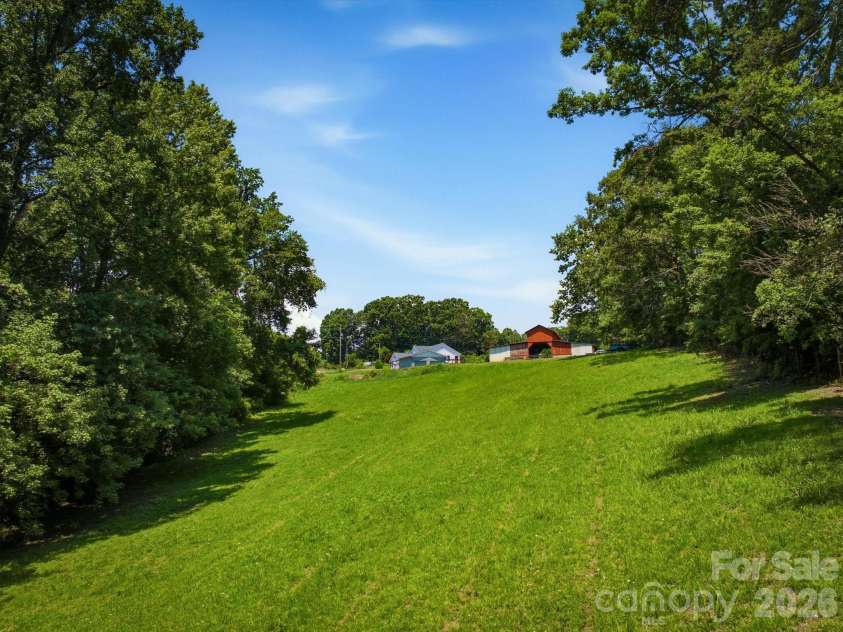 2401 Lail Road, Morganton, NC 28655.  MLS# CAR4386286, YatesRealty ID 31265. 