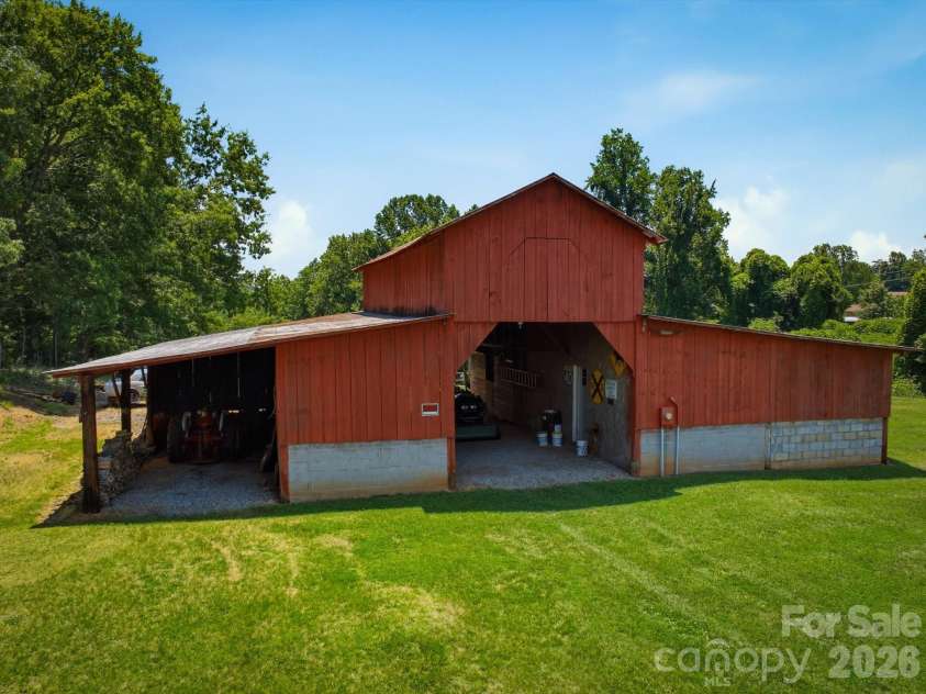 2401 Lail Road, Morganton, NC 28655.  MLS# CAR4386286, YatesRealty ID 31265. 