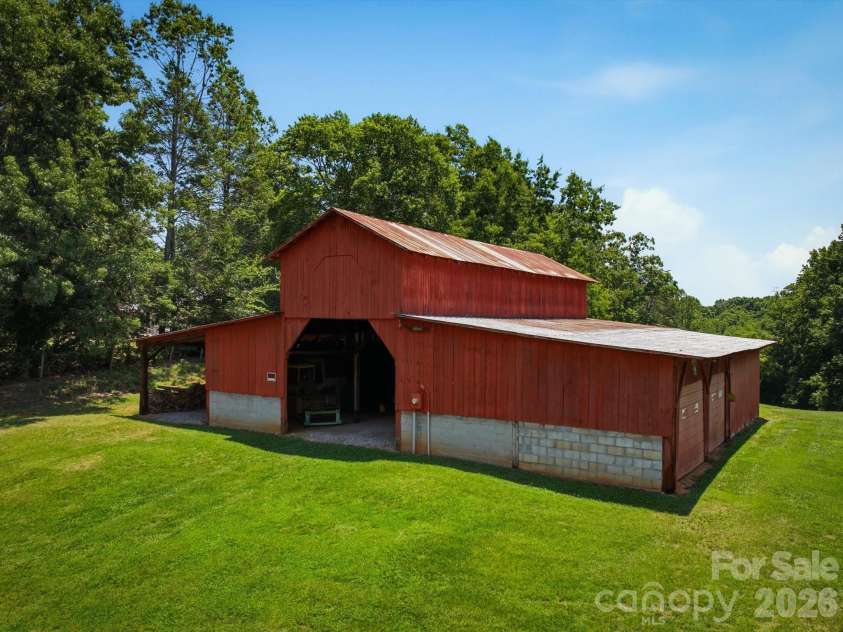 2401 Lail Road, Morganton, NC 28655.  MLS# CAR4386286, YatesRealty ID 31265. 