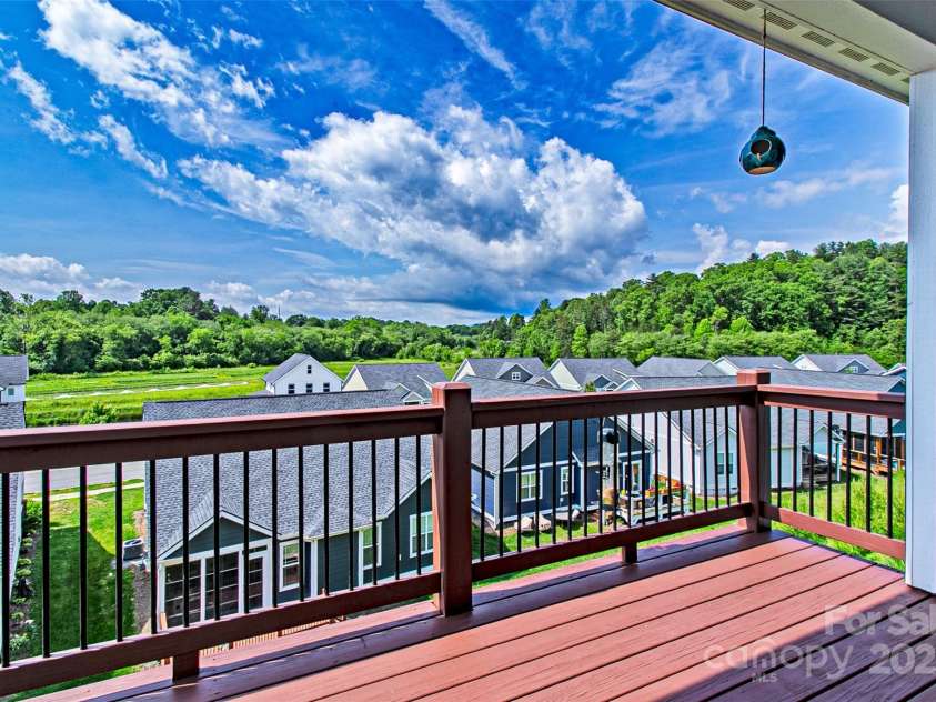 75 Leyland Circle, Hendersonville, NC 28792.  MLS# CAR4261557, YatesRealty ID 31266. 