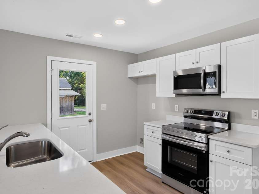 157 Third Street, Gaffney, SC 29340.  MLS# CAR4394350, YatesRealty ID 31267. Kitchen