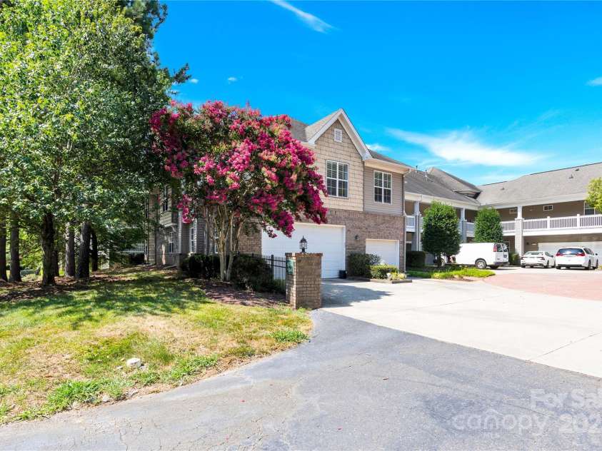 9053 Rosalyn Glen Road, Cornelius, NC 28031.  MLS# CAR4284846, YatesRealty ID 31267. 