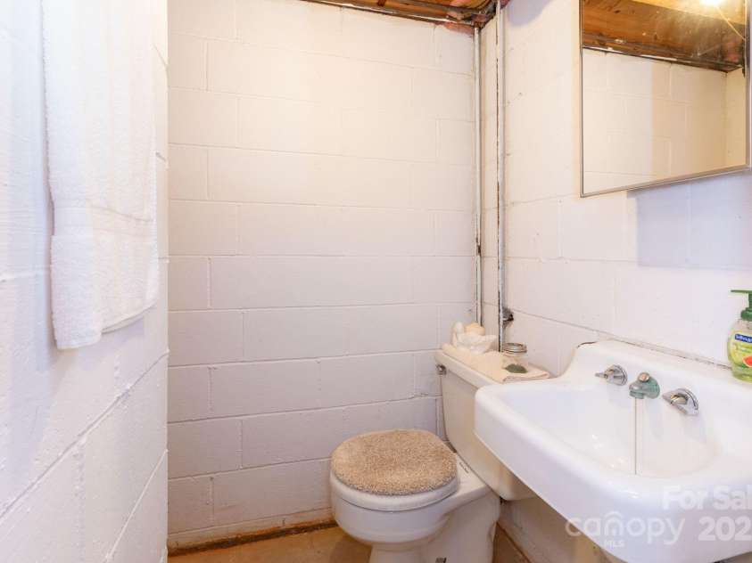 118 Mcdaniel Street, Forest City, NC 28043.  MLS# CAR4289370, YatesRealty ID 31268. 