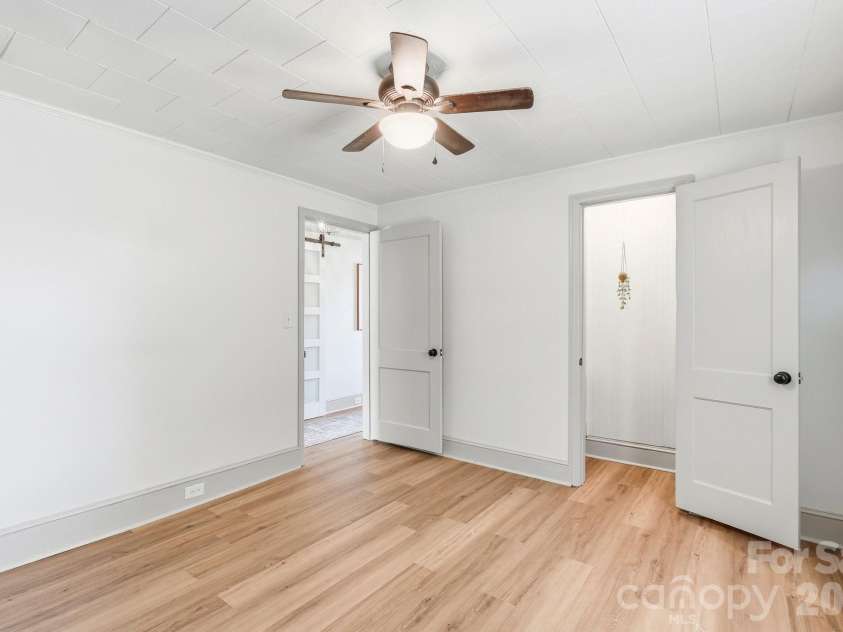 2758 Martin Street, Walkertown, NC 27051.  MLS# CAR4394820, YatesRealty ID 31268. 