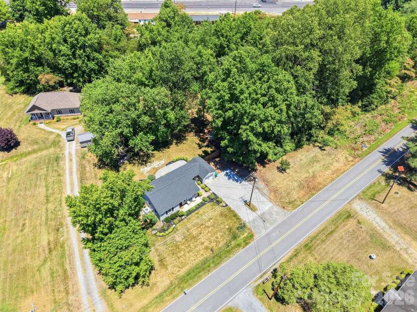 2758 Martin Street, Walkertown, NC 27051.  MLS# CAR4394820, YatesRealty ID 31268. 