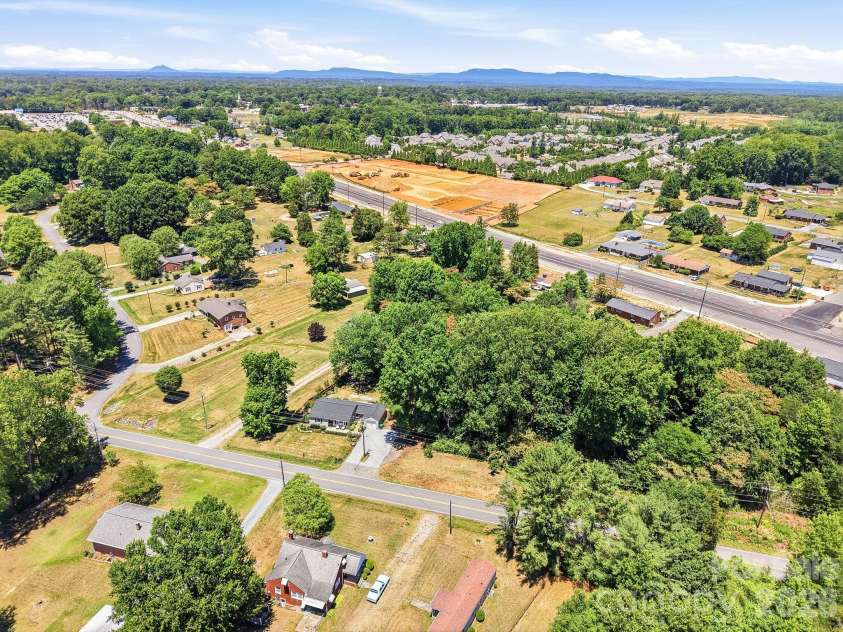 2758 Martin Street, Walkertown, NC 27051.  MLS# CAR4394820, YatesRealty ID 31268. 
