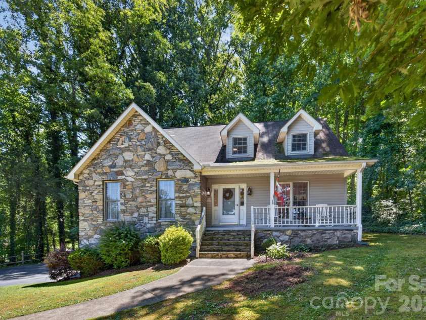 163 Canaan Drive, Candler, NC 28715.  MLS# CAR4395020, YatesRealty ID 31269. 